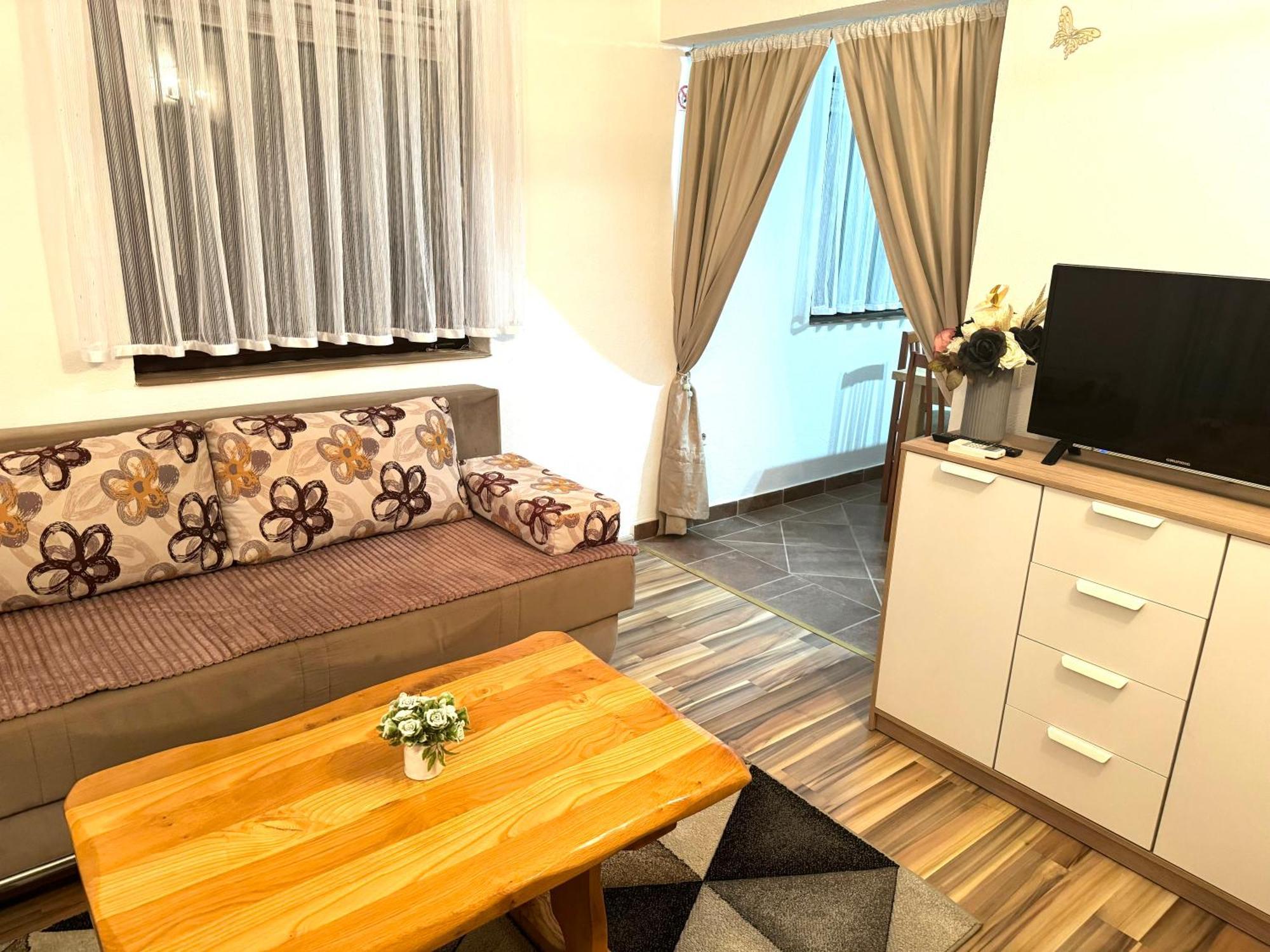 Brocanac Apartment Valentina מראה חיצוני תמונה